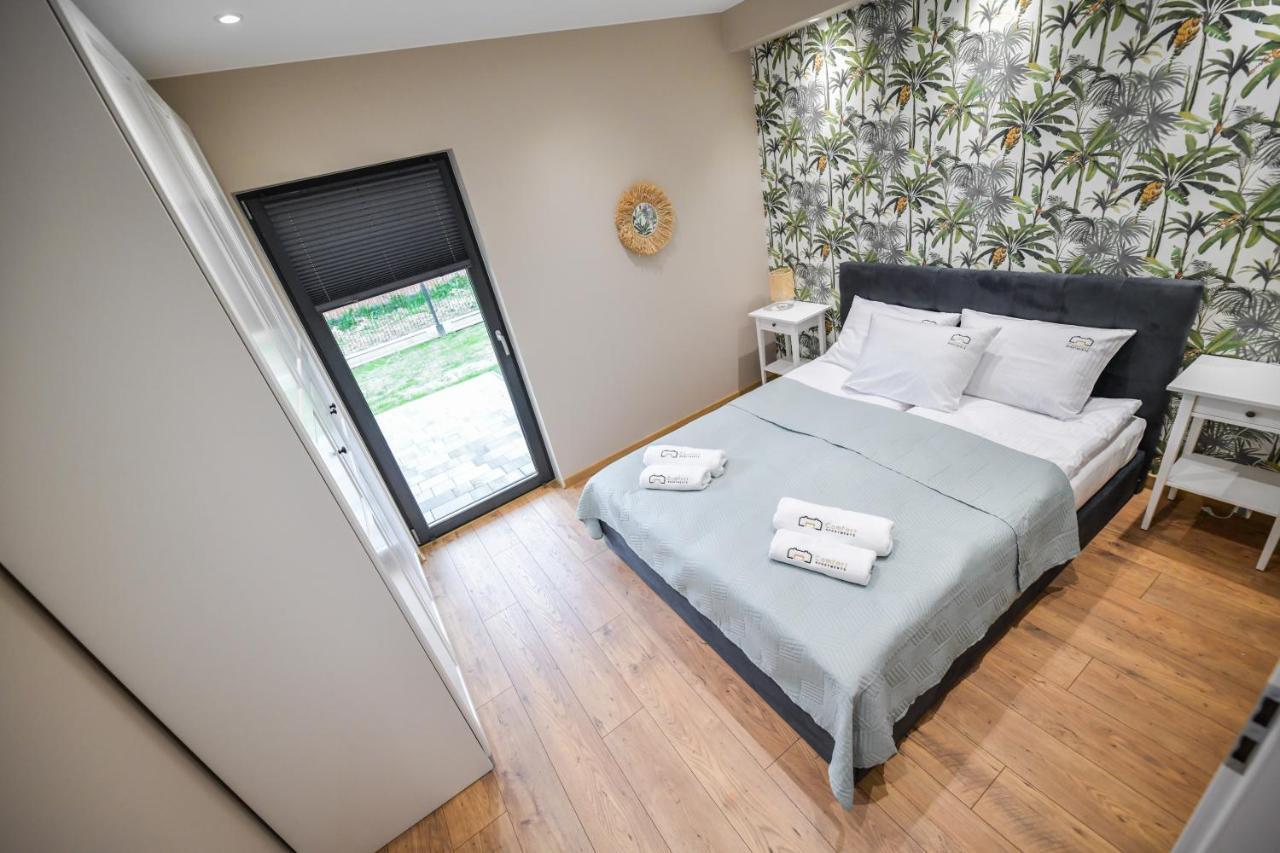 Comfort Apartments Oswiecim Bagian luar foto